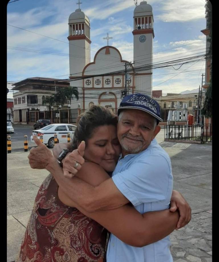 “Los papá de mi sobrina (Vanessa) están en Estados Unidos y no pueden salir, por eso siempre he dado ls cara por todos. De hecho la niña a mí me dice mami y eso me mantiene fuerte”, cerró.
