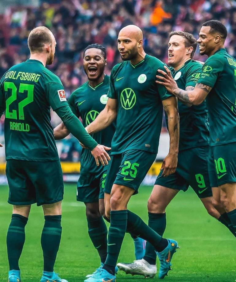 VfL Wolfsburgo: El equipo alemán fue el primero en poner su mirada en Alberth Elis tras sus buenos partidos en la Ligue 1. Sin embargo, el cuadro germano no volvió a preguntar por el delantero hondureño.