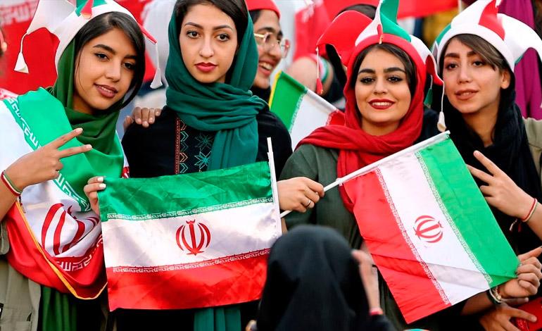 Mujeres iraníes podrán asistir a partidos de fútbol masculino