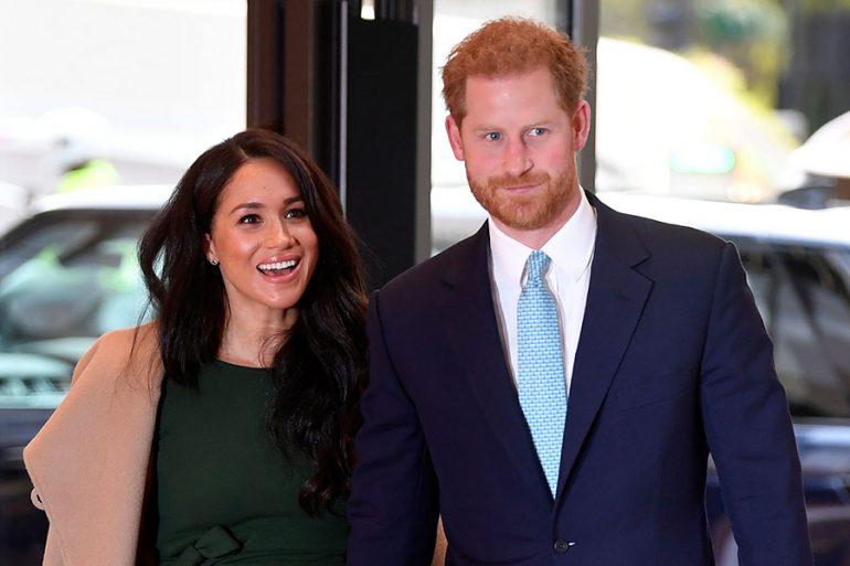 ¡Por fin! Meghan Markle y Harry presentan a su hija Lilibet en postal navideña