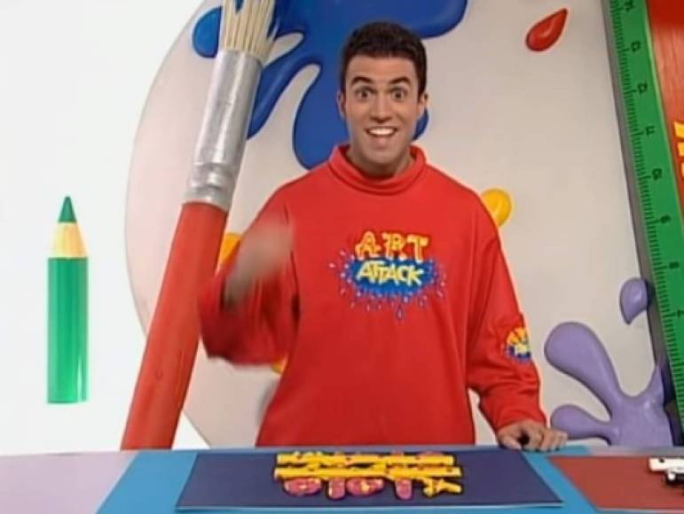 En el 2001, la televisora estadounidense Disney Channel compró a la televisora británica ITV los derechos del programa Art Attack (creado en 1989 y presentado por Neil Buchanan). Desde su inicio y durante los dos años siguientes, Rui Torres condujo el programa.