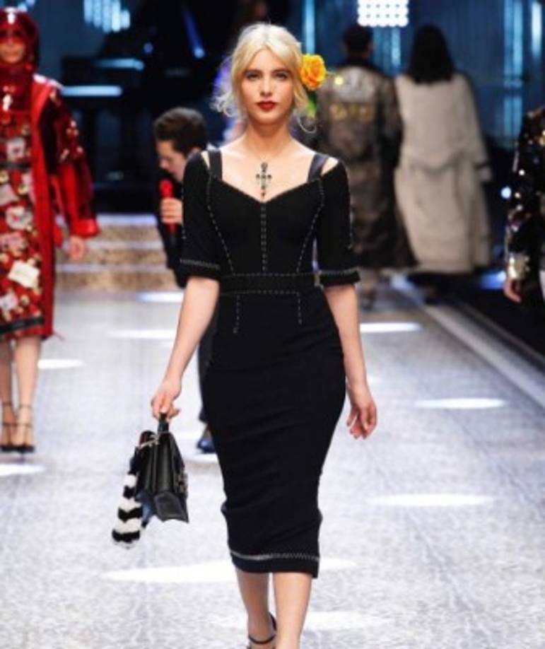 Este año fue elegida como una de las 25 Mujeres Más Poderosas de la revista People en Español debido a su campaña contra el acoso escolar y su influencia en las redes sociales.