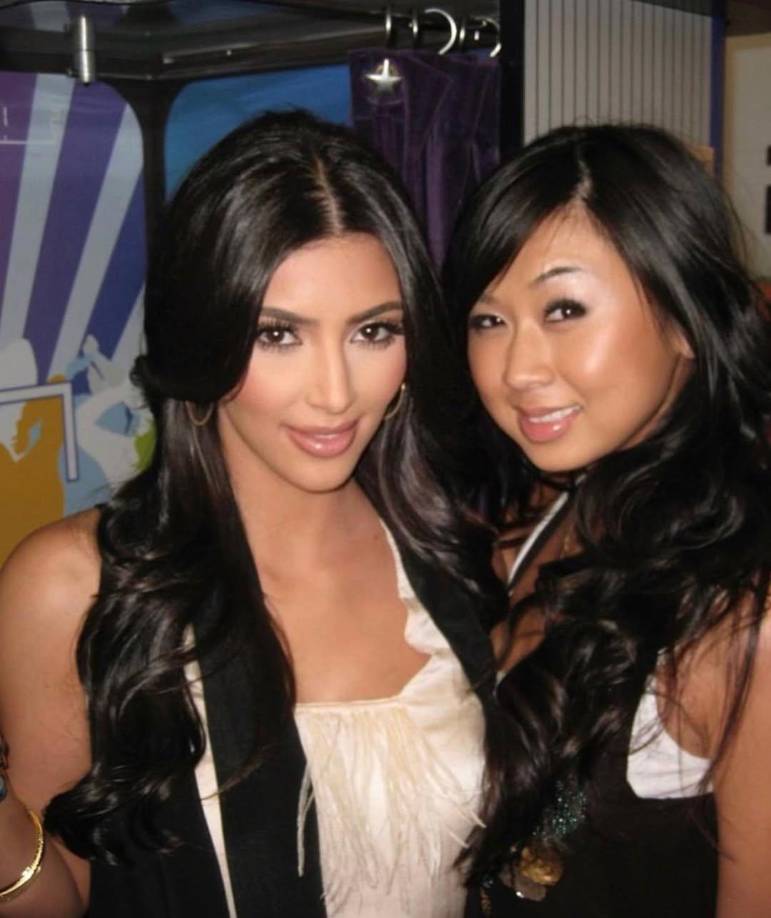 Kardashian, quien es conocida por su afición a los autos de lujo y sus colaboraciones con marcas de renombre, se ha mostrado siempre dispuesta a consentir a las personas que forman parte de su círculo más cercano.