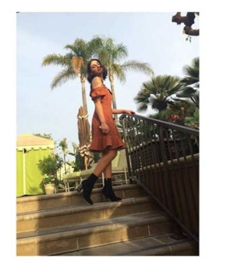 Para la intérprete, el gran reto ha sido dar voz a Jasmine, pero 'manteniendo el espíritu' de la original. 'Me gustaron las escenas en las que ella se imponía, plantando cara a todos los príncipes que intentan conquistarla, esas escenas eran las que más ilusión me hacían', reveló.