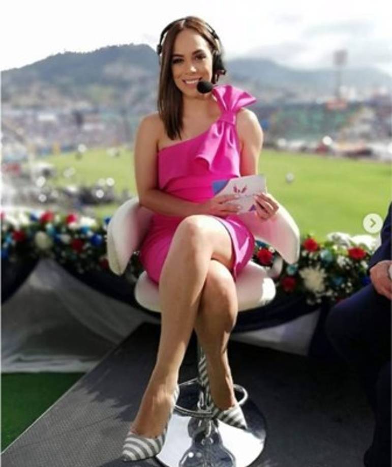 Paola Lazzaroni - Presentadora de Televicentro.