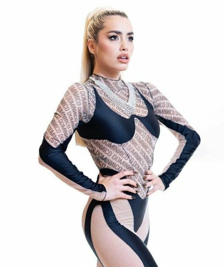  “Te juro que no soy así todo el rato, te quiero”, fue el mensaje que ella le dejó a Messi luego que el argentino la dejó de seguir por subir fotos y videos subidos de tono.