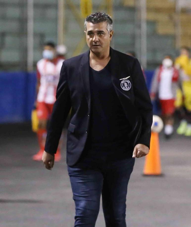 Isabel y Diego mantienen su relación amorosa muy privada. Ella explica sus razones.