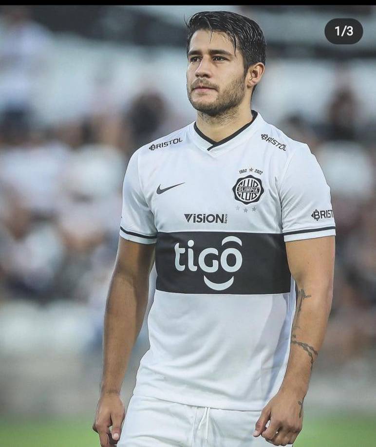 Iván Torres de 30 años de edad milita en el Olimpia de Paraguay y se encuentra de luto tras el fallecimiento de su amada esposa. 