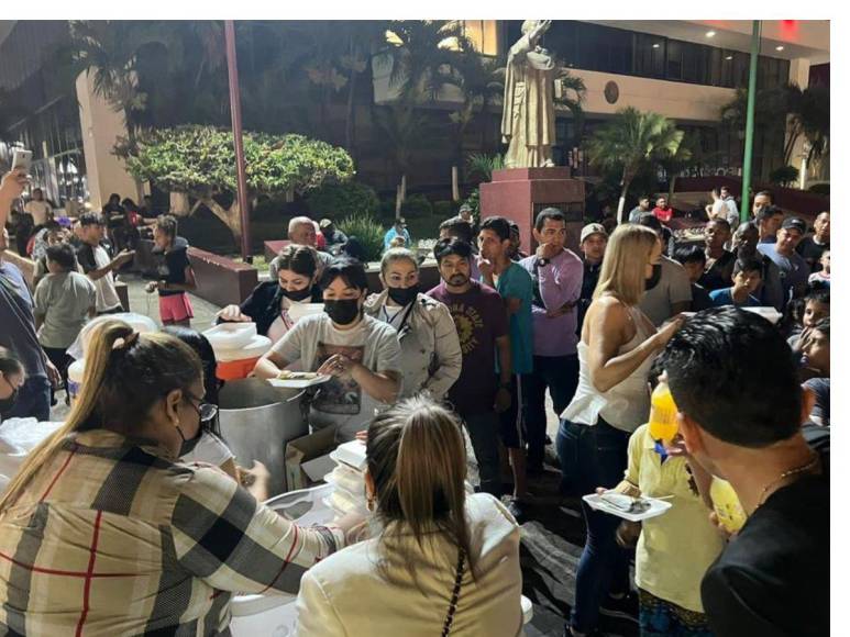 Cientos de personas que se encuentran en albergues de Tapachula, México, se han beneficiado por el amor al prójimo de este grupo de amigos.