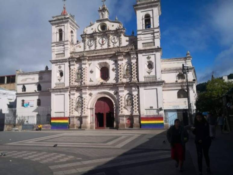 Según varios historiadores, la iglesia Los Dolores, es la primera iglesia católica de Honduras, primero nació como ermita. Su estilo y arquitectura es barroco americano, cuenta con dos torres campanarios, una cúpula que sobresale de la nave principal. <br/><br/><br/>