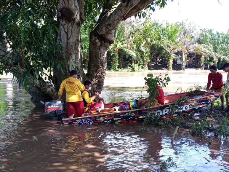 El rescate fue en la aldea Lupo Viejo, ubicada al otro lado del río Chamelecón.
