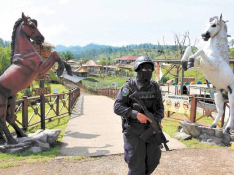 Las autoridades hondureñas incautaron el zoológico y ecoparque Joya Grande en Santa Cruz de Yojoa al cártel de 'Los Cachiros'.