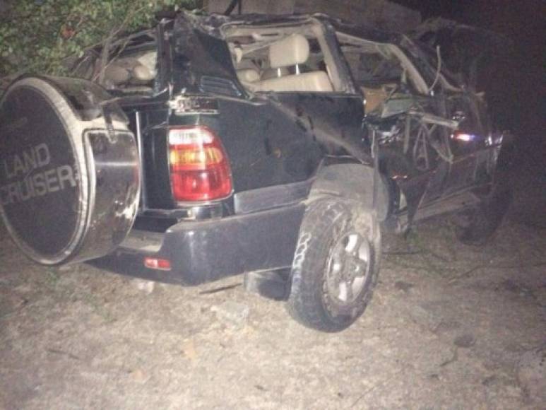 28 de abril - Comayagua<br/><br/>Un joven de 19 años murio al salirse de la vía y chocar contra un árbol producto del exceso de velocidad.