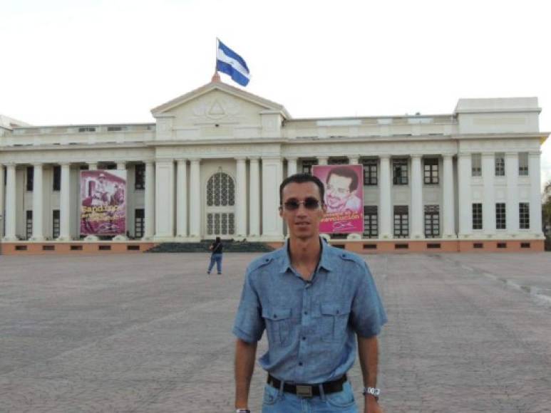 Los viajes por el mundo de Saúl Escobar, exsecretario de Mi Rosa, con dinero público