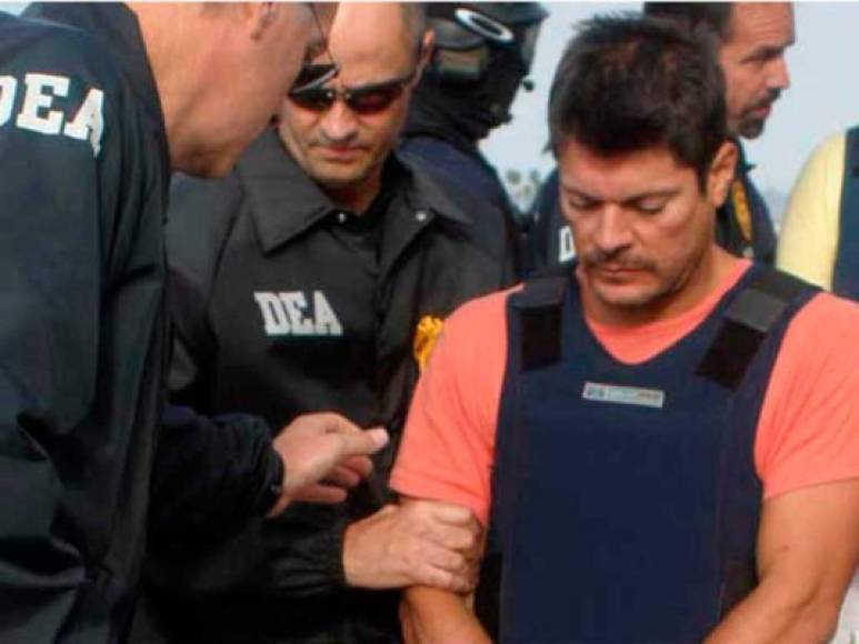 El narcotraficante mexicano Francisco Javier Arellano Félix fue extraditado en 2007 a EEUU y condenado a cadena perpetua tras declararse culpable, sin embargo, en 2015 un juez redujo su condena a 23 años y seis meses por colaborar con la justicia.