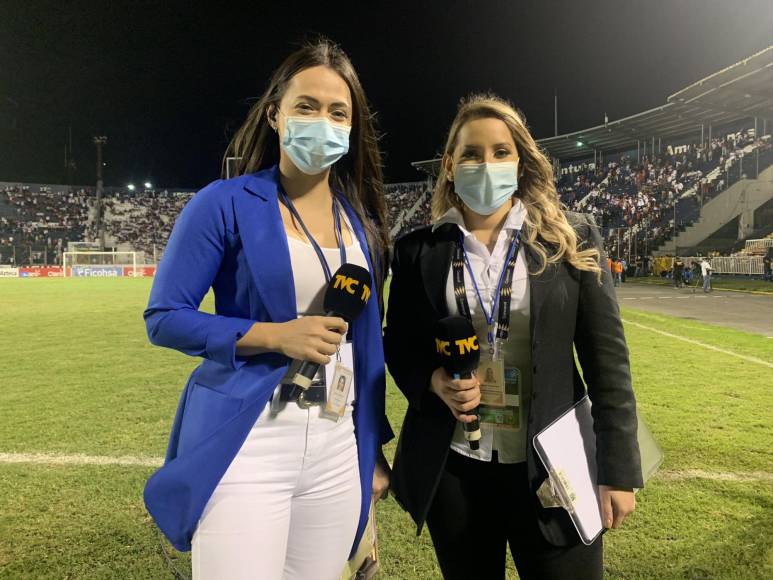 Las bellas presentadoras de TVC tras el partido de la final Olimpia-Real España.