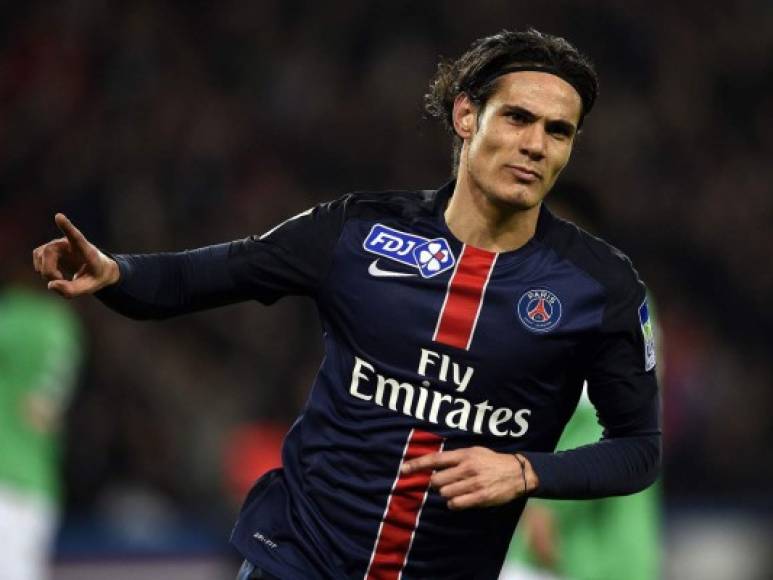 En los últimos días se rumoreó que Edinson Cavani estaba en Napoli para firmar su retorno al equipo del sur. Sin embargo, su representante, Walter Alfredo Guglielmone Cavani, ha desmentido dicha iinformación a Calcionapoli24.it.