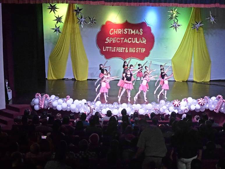 Little Feet &amp; Big Step y su musical “Christmas Spectacular”