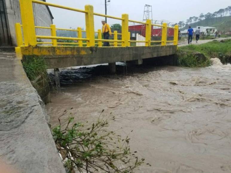 1. - Copán. <br/><br/>El departamento de Copán se mantiene bajo alerta amarilla, informó el Comité Permanente de Contingencias (Copeco) debido a las fuertes cantidades de lluvias que se esperan en esa zona del país.