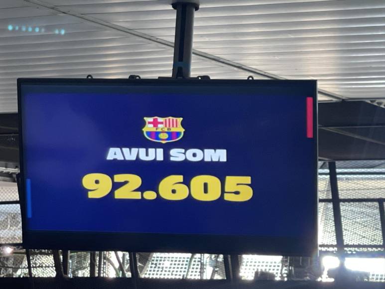 92.605 personas en el Camp Nou. La mejor entrada de la temporada para despedir a Gerard Piqué.