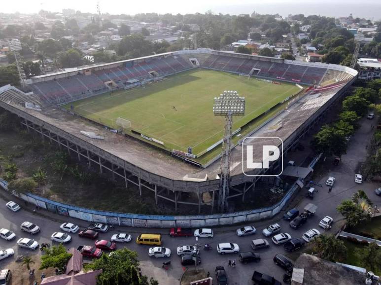 Así lució el estadio Municipal Ceibeño horas antes del partido Vida-Motagua.