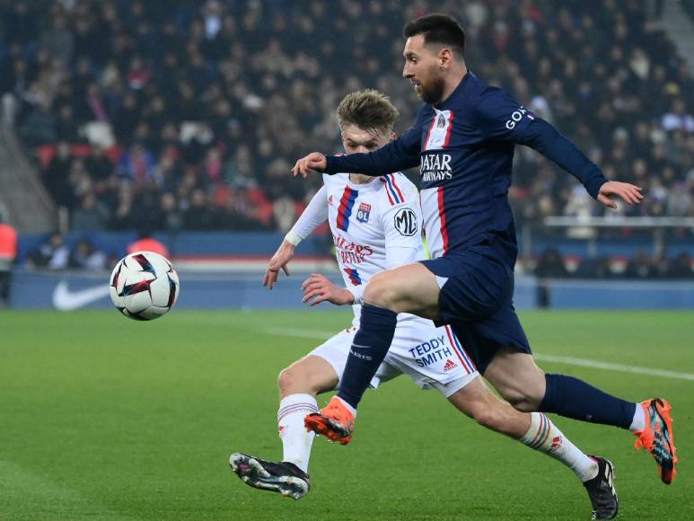 Tras la decepcionante actuación grupal del París Saint-Germain, la prensa arremetió contra el equipo haciendo el foco habitual en Messi.