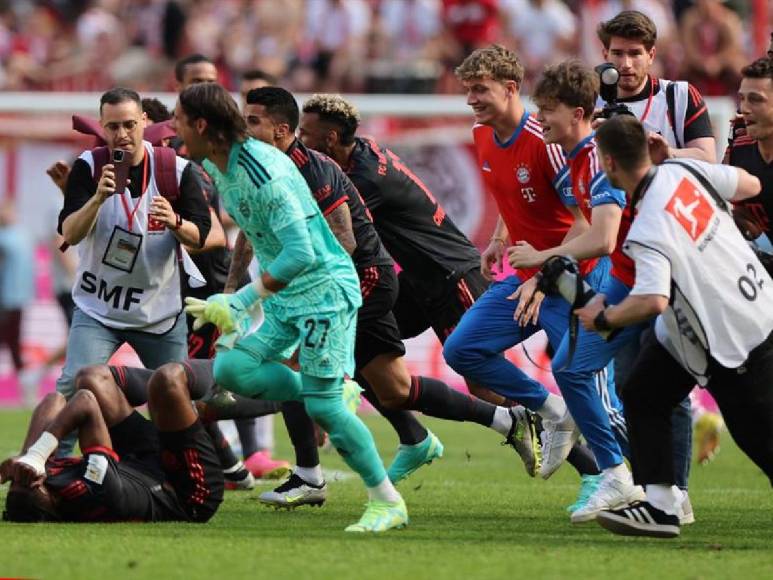 Luego de eso saltó la euforia de los futbolistas tras finalizar el duelo entre el Dortmund y el Mainz.