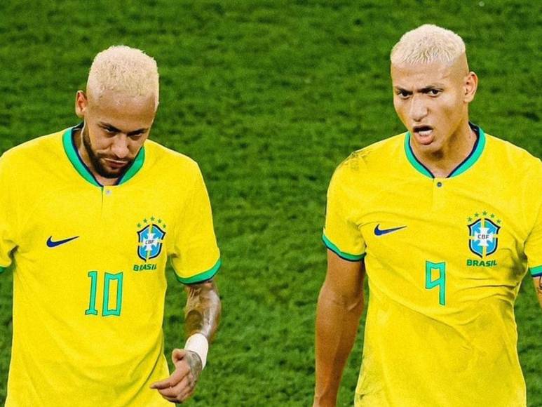 El jugador le dijo al periódico brasileño Globo Esporte que las lágrimas fueron fruto de sacar los problemas que está sufriendo fuera del campo, donde, según el mismo medio, acaba de romper con el que era su agente.