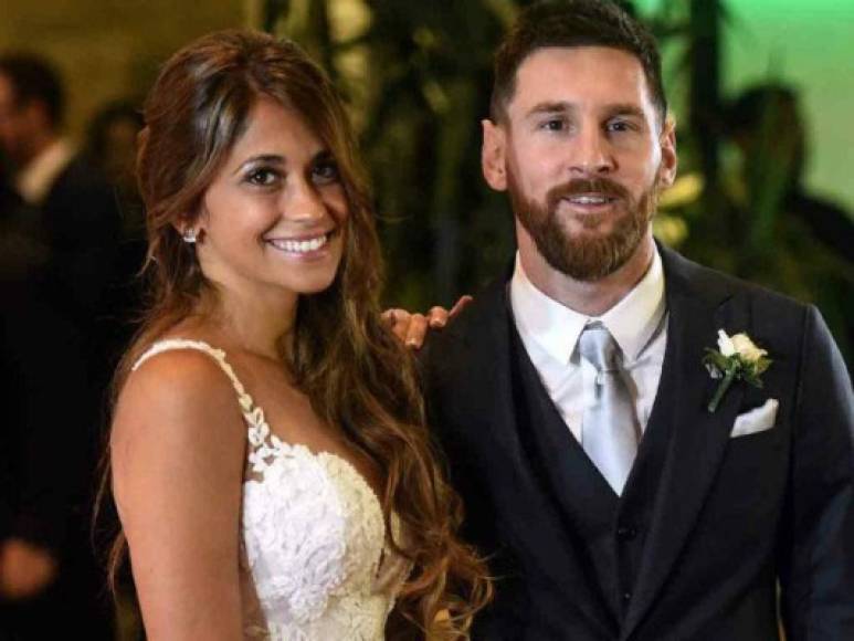 Antonella Roccuzzo y Messi se casaron en el 2017. La chica estuvo con Daniella pero con el crack argentino pasó unos dás en el Caribe.