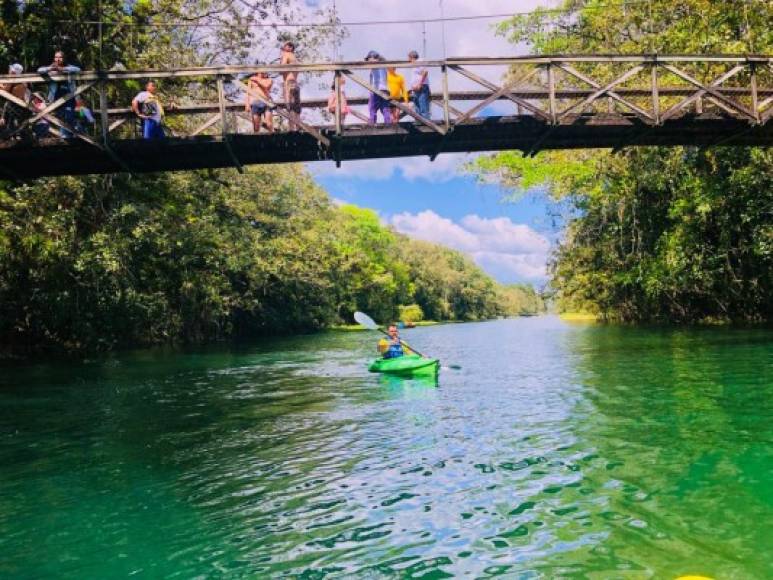 El canal de Peña Blanca es una parada obligada si andas cerca del Lago.