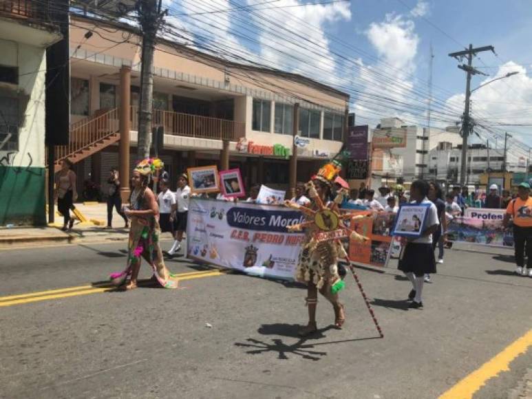 Alumnos del Instituto Pedro Nufio en San Pedro Sula.