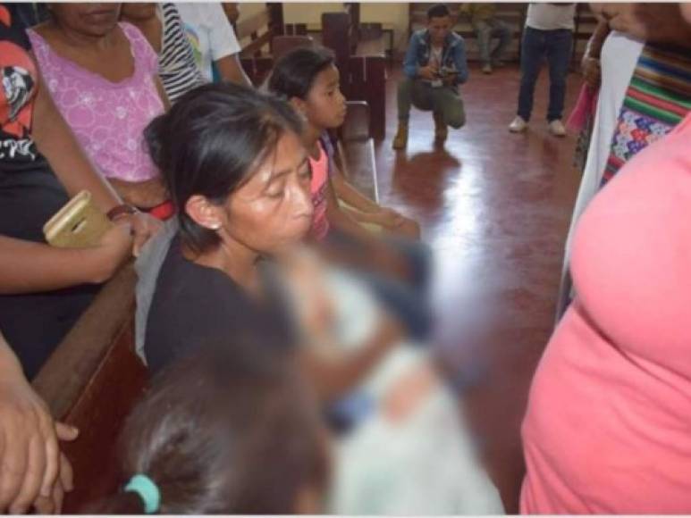 De acuerdo con la patóloga Villanueva, el niño posiblemente abrió los ojos por falta agua, pero en este momento ya estaba muerto. <br/><br/>
