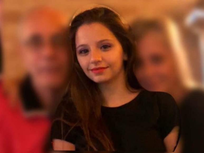 El crimen ocurrió el lunes por la noche cuando Úrsula Bahillo, de 18 años, fue hallada muerta con heridas de arma blanca en una zona rural de Rojas, 240 km al noroeste de la capital argentina.