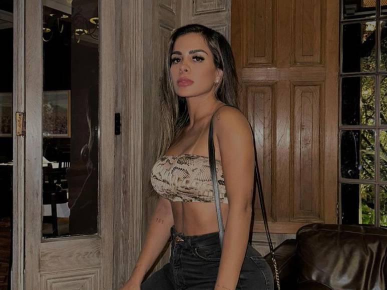 A través de las redes sociales, la modelo Vanessa López publicó el descontrol que hubo en una fiesta el pasado 21 de octubre y mostró como un futbolista hizo un baile erótico. 