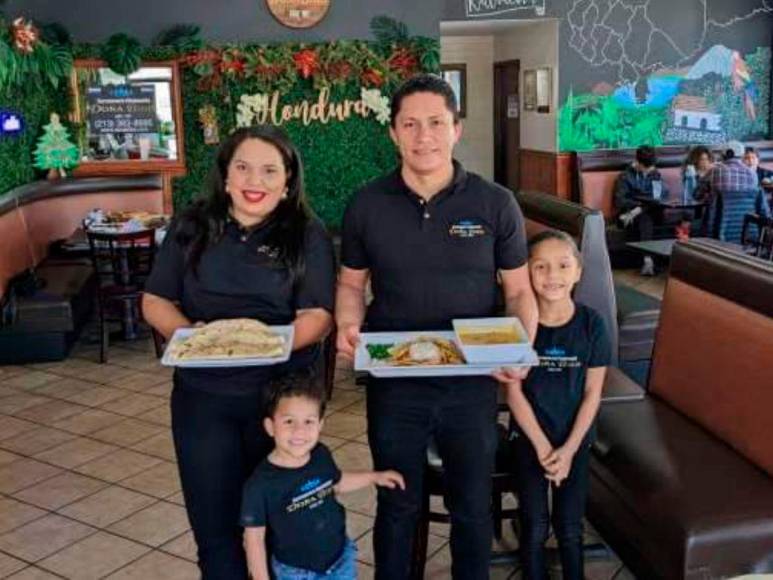 Sara, su esposo Maynor y sus hijos Nathalie y Nathan Sandoval Mena se han ganado el respeto y cariño de los hondureños en Los Ángeles.