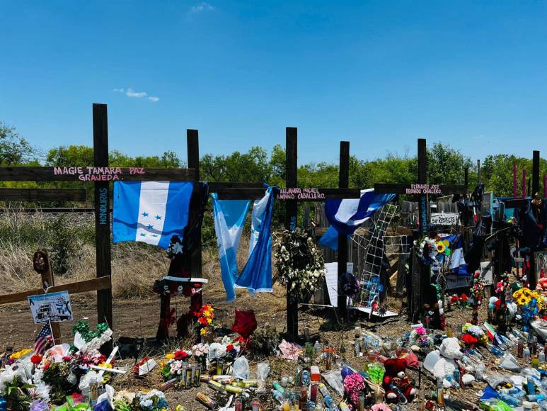 Hondureños en Texas rinden homenaje a compatriotas que murieron en tráiler (FOTOS)