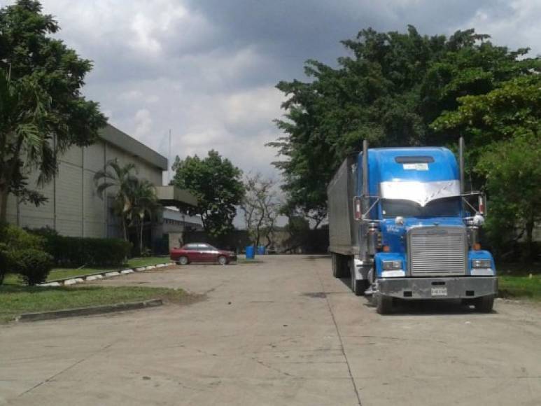 Las bodegas de la Inversiones Chumbagua en la 33 calle del sector El Polvorín en San Pedro Sula fueron aseguradas por la Oabi.