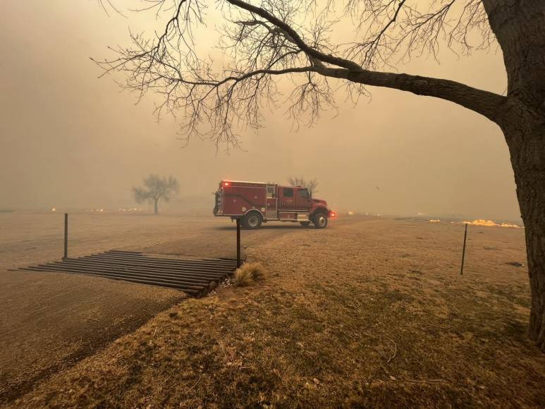Según declaraciones del meteorólogo del Servicio Meteorológico Nacional en Amarillo a CNN, los incendios “todavía tienen suficiente combustible para continuar”.