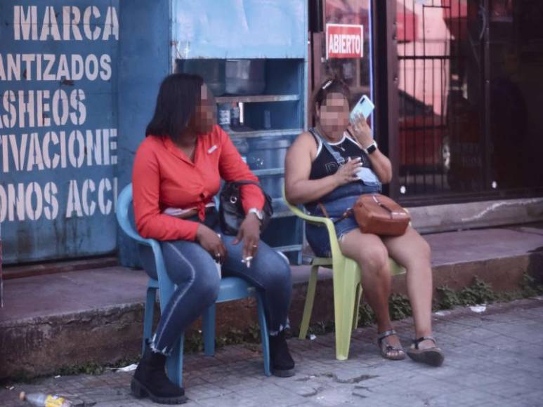 “En San Pedro Sula allanamos una casa de masajes donde un pandillero gozaba de sus beneficios por apoyar con seguridad; es decir, tienen derecho a ciertos gustos”, señaló. 