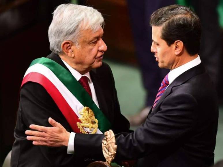 Este 2018, Andrés Manuel López Obrador se convirtió en presidente de México, respaldado por Morena, un movimiento político de izquierda, que él mismo fundó.<br/><br/>Después de contender por la Presidencia en dos ocasiones (2006 y 2012), López Obrador logró arrebatar al Partido Revolucionario Institucional (PRI) el Gobierno de México con un rotundo triunfo, al arrasar con el 53% de los votos en las elecciones del 1 de julio.<br/><br/><br/><br/>