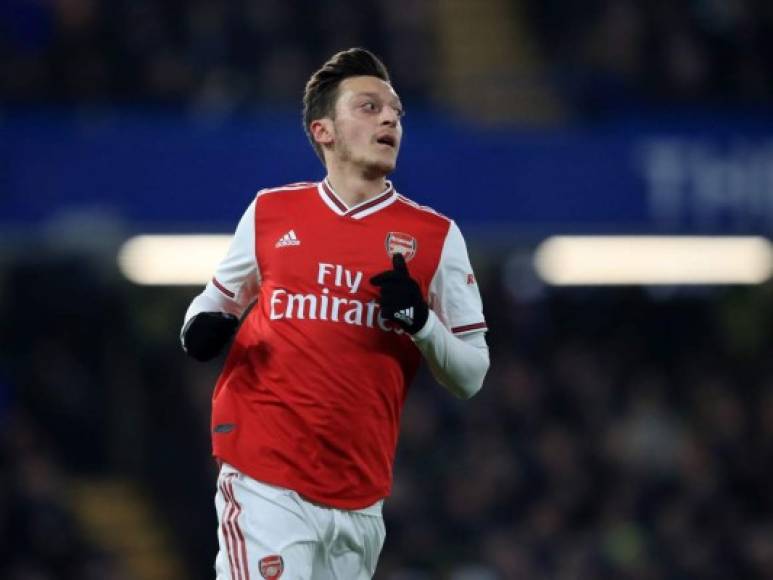 12. Mesut Özil (Arsenal) - El mediocampista alemán gana al mes un sueldo de 1.64 millón de euros.