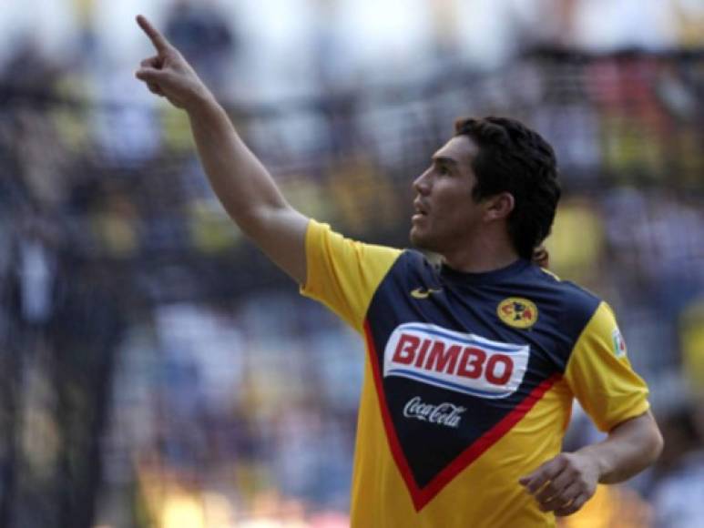 Salvador Cabañas fue una estrella del Club América, anotando más de 100 goles en la Liga MX. Incluso, el delantero paraguayo estuvo vinculado con el Manchester United de Inglaterra.