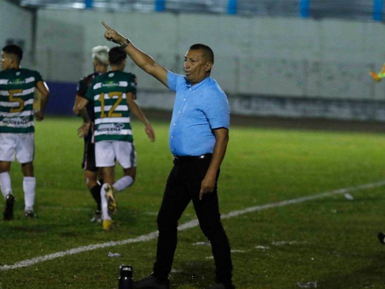 Humberto Rivera reveló que ha recibido llamadas de varios equipos y dejó en duda su continuidad al frente del Juticalpa FC.