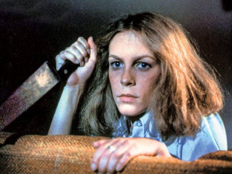 Pocos pueden presumir de su debut cinematográfico como Jamie Lee Curtis. En 1978, la conocimos como Laurie Strode en ‘Halloween’ y, desde entonces, la hemos visto retomar ese rol que le cambió la vida hasta 7 veces, la última en 2022.