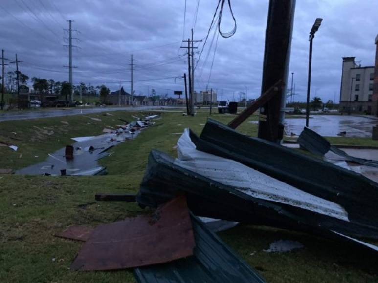 En las próximas horas se espera que las autoridades de Texas y Luisiana ofrezcan conferencias de prensa para detallar los daños ocasionados por el paso del huracán Laura y la aparición de posibles víctimas mortales.