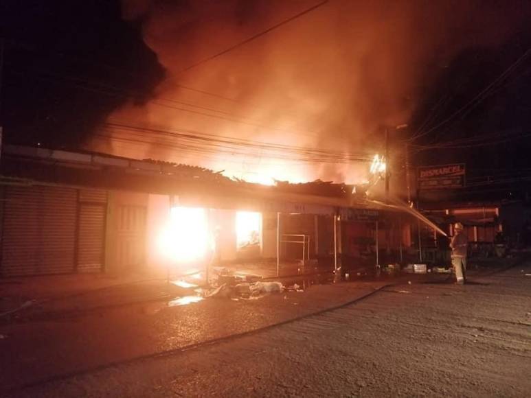 Incendio en mercado Inmaculada Concepción en Choluteca. 