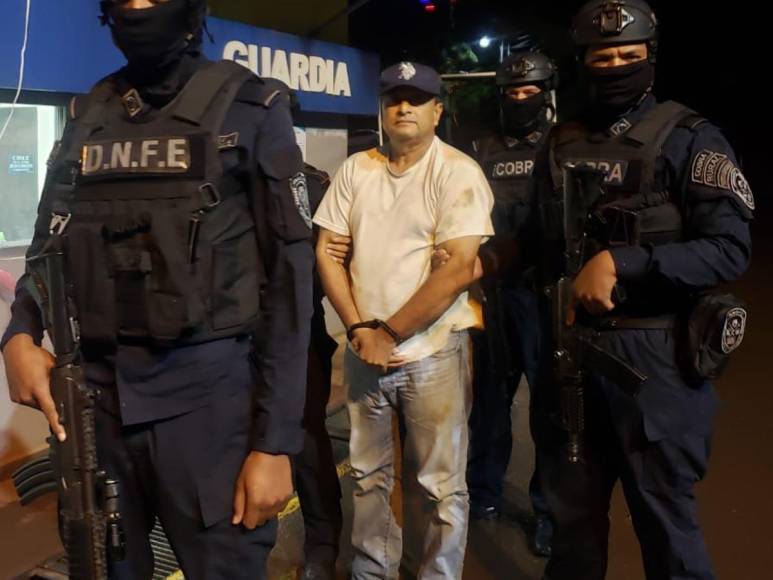  “Ha sido capturado el señor Midence Oquelí Matínez Turcios, de 62 años de edad, y pendiente de una orden de extradición” hacia Estados Unidos.