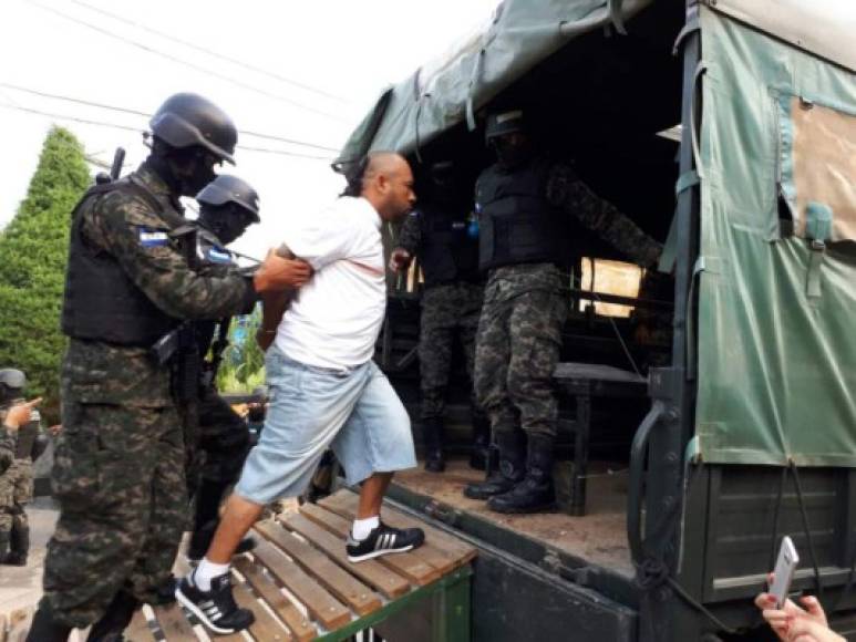 En las cápsulas iban decenas de criminales que derramaron sangre inocente, robándole a los hondureños la paz y la tranquilidad durante décadas de impunidad.<br/>