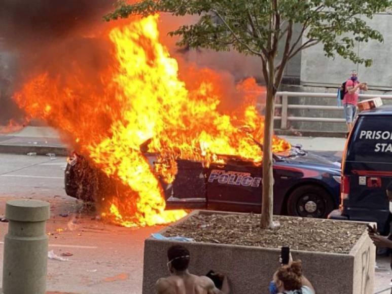 El incidente llega después de dos semanas de protestas para denunciar la violencia policial contra los afroamericanos, un movimiento espoleado por el homicidio de George Floyd el pasado 25 de mayo en Mineápolis (Minesota).