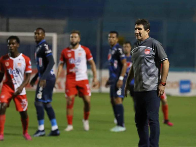 Héctor Vargas pidió permiso para ir al baño tras el 3-0 del Motagua ante Vida y se fue molesto por el arbitraje de Armando Castro. 